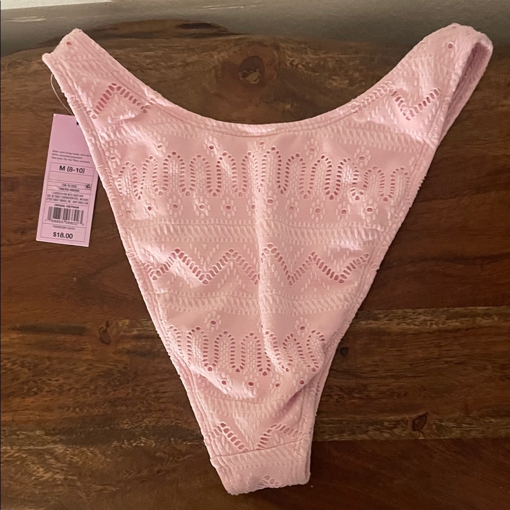 Wild Fable Light Pink Eyelet Bikini Bottoms NWT Medium (8–10) - Picture 3 of 5